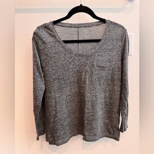 Old Navy Gray Long Sleeve Scoop Neck Pocket Tee